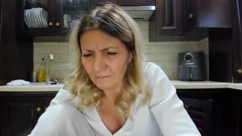 Snapshot of heyheygrey chatting on January 2025 09:35:01 AM Heyheygrey online show from January 2025 09:35:01 AM