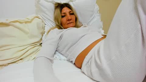 Snapshot of heyheygrey chatting on January 2025 01:50:01 AM Heyheygrey online show from January 2025 01:50:01 AM