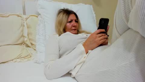 Snapshot of heyheygrey chatting on January 2025 11:49:02 AM Heyheygrey online show from January 2025 11:49:02 AM