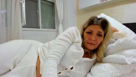 Snapshot of heyheygrey chatting on January 2025 12:12:01 AM Heyheygrey online show from January 2025 12:12:01 AM