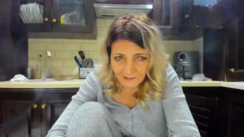 Snapshot of heyheygrey chatting on January 2025 04:55:02 PM Heyheygrey online show from January 2025 04:55:02 PM