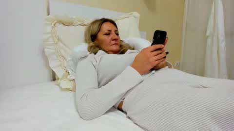 Snapshot of heyheygrey chatting on February 2025 11:03:02 PM Heyheygrey online show from February 2025 11:03:02 PM