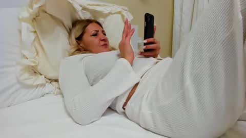 Snapshot of heyheygrey chatting on February 2025 07:38:02 PM Heyheygrey online show from February 2025 07:38:02 PM
