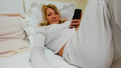 Snapshot of heyheygrey chatting on March 2025 01:37:01 PM Heyheygrey online show from March 2025 01:37:01 PM