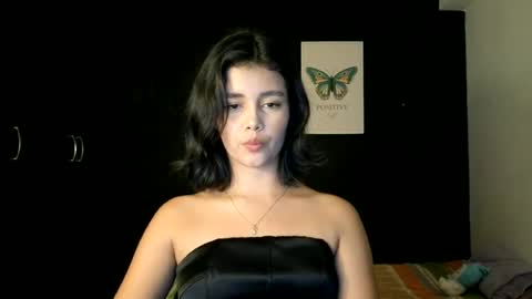Snapshot of heyits_mia chatting on June 2026 12:02:02 AM heyits_mia online show from June 2026 12:02:02 AM