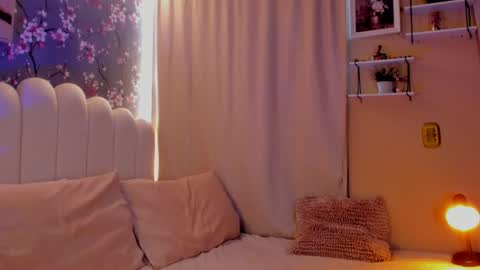 Snapshot of heymartina chatting on May 2026 02:03:01 PM Martina Ricci Show schedule Monday to Friday 8am colombia time I work some weekends online show from May 2026 02:03:01 PM