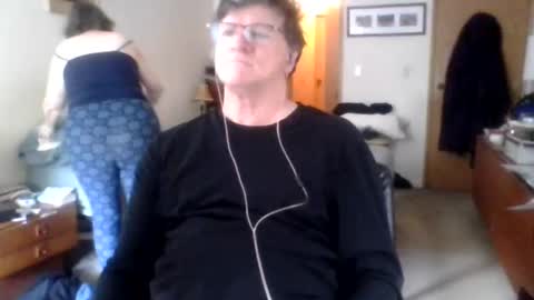 Snapshot of hg99too chatting on January 2025 05:56:01 PM hg99too online show from January 2025 05:56:01 PM