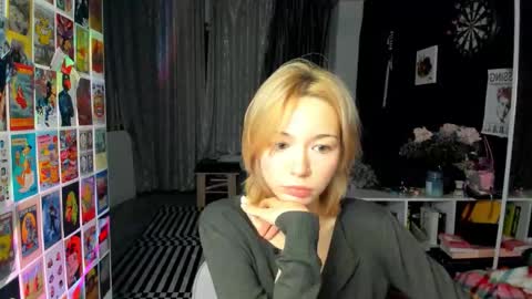 Snapshot of hi_diana chatting on September 2025 08:43:01 PM im Di online show from September 2025 08:43:01 PM