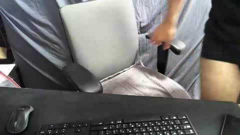 hi_im_chuck online show from April 2026 07:14:01 AM