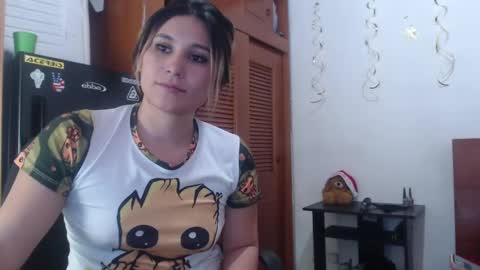 Snapshot of hilari18 chatting on December 2024 05:17:02 PM hilaril18 online show from December 2024 05:17:02 PM