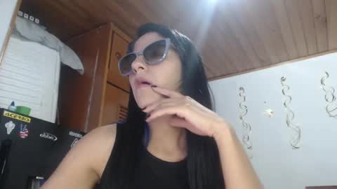 Snapshot of hilari18 chatting on December 2024 03:29:02 AM hilaril18 online show from December 2024 03:29:02 AM
