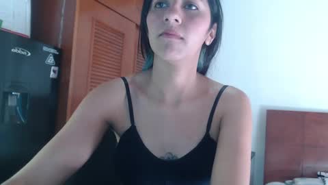 Snapshot of hilari18 chatting on January 2025 04:42:01 PM hilaril18 online show from January 2025 04:42:01 PM
