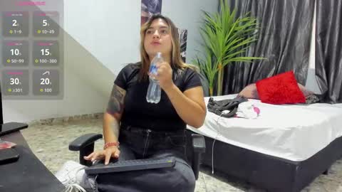 lia online show from September 2025 07:47:01 PM