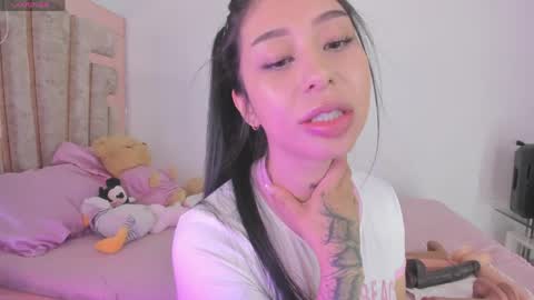 Snapshot of hilary_jones_22 chatting on May 2026 10:03:01 PM LUNA new account FOLLOW ME online show from May 2026 10:03:01 PM