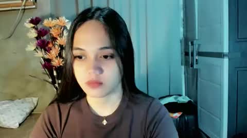 Snapshot of hilarymolly chatting on April 2026 08:34:01 AM hilarymolly online show from April 2026 08:34:01 AM