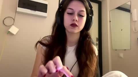 Snapshot of hildredmabray chatting on October 2025 06:33:01 AM Hi Im Elizabeth online show from October 2025 06:33:01 AM