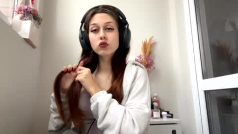 Snapshot of hildredmabray chatting on October 2025 01:20:01 PM Hi Im Elizabeth online show from October 2025 01:20:01 PM