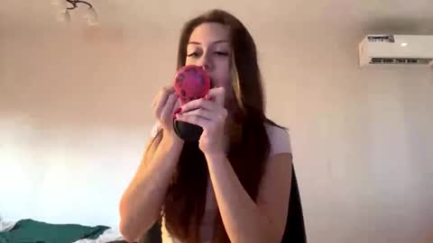 Snapshot of hildredmabray chatting on October 2025 12:05:02 PM Hi Im Elizabeth online show from October 2025 12:05:02 PM