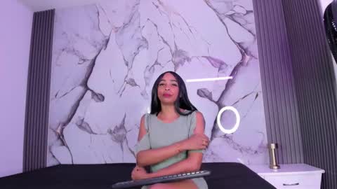 Snapshot of hillarytonsonx chatting on September 2025 12:05:02 PM Hillarytonsonx online show from September 2025 12:05:02 PM