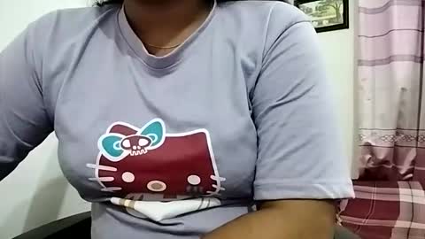 himuhimu22 online show from November 2025 02:55:02 PM