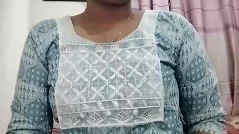 himuhimu22 online show from January 2026 11:37:01 AM