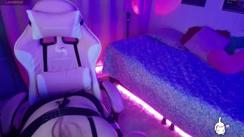 violet moon online show from September 2025 07:44:02 AM