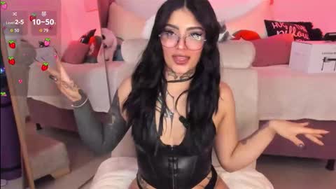  Karol  Independent Model online show from October 2025 03:40:02 AM