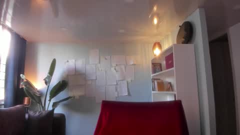 Hinnata online show from September 2025 01:24:02 PM