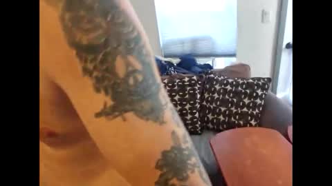 Snapshot of hippiejagain chatting on November 2025 08:09:02 PM hippiejagain online show from November 2025 08:09:02 PM