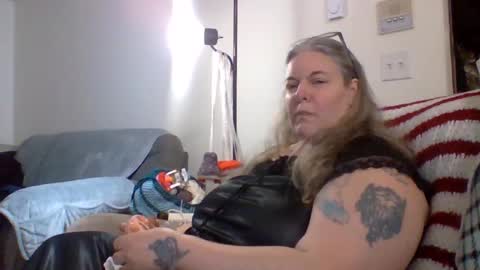 hippysnewhere online show from May 2026 08:42:02 AM