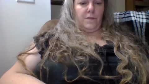 hippysnewhere online show from May 2026 10:34:02 AM