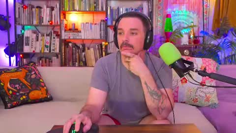 Snapshot of hipstertrashdumpsterfire chatting on June 2026 09:32:02 AM HipsterTrash Clark one half of Task Manager online show from June 2026 09:32:02 AM