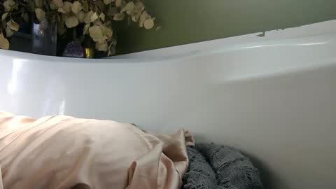 Snapshot of hisnotyours chatting on September 2025 09:40:02 PM Grace online show from September 2025 09:40:02 PM