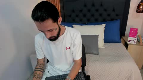 Hisoka online show from April 2026 07:39:02 PM