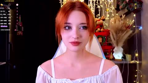 Ella online show from December 2025 07:54:02 PM