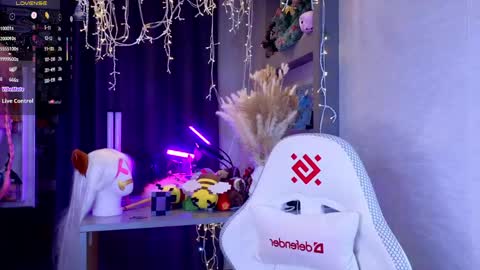 Ella online show from May 2026 07:11:01 PM