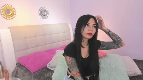 hiyakasudere_ online show from October 2025 06:29:01 PM