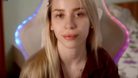 Holly online show from March 2026 07:28:01 PM