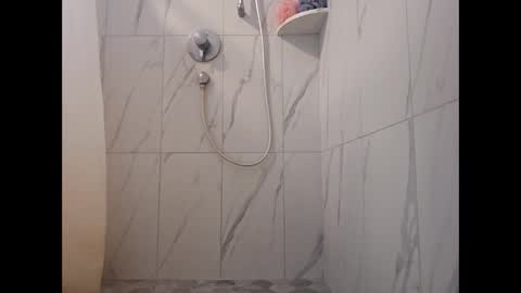 hockeyjock17 online show from February 2026 05:25:01 PM