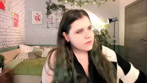 Snapshot of hoctra_neith chatting on June 2026 06:26:02 AM Hanna online show from June 2026 06:26:02 AM