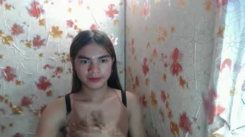 Snapshot of hoelykarina chatting on March 2026 12:30:02 AM Karina3 online show from March 2026 12:30:02 AM