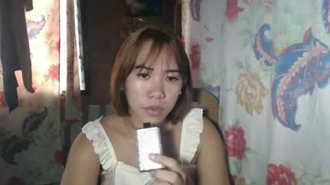 Snapshot of hoelykarrie chatting on February 2026 04:20:02 AM Karrie3 online show from February 2026 04:20:02 AM