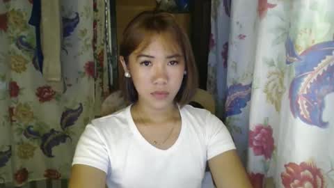 Snapshot of hoelykarrie chatting on February 2026 11:40:01 AM Karrie3 online show from February 2026 11:40:01 AM