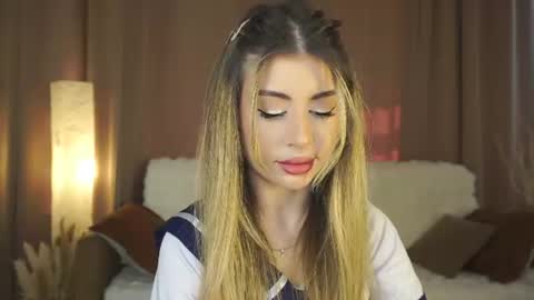 Snapshot of holayoula chatting on July 2026 08:09:02 AM Moni Monica online show from July 2026 08:09:02 AM