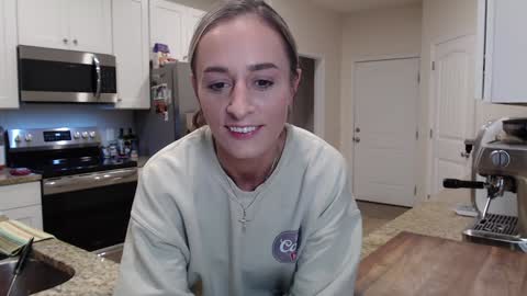 Snapshot of holihurricane chatting on September 2025 12:56:02 AM Holi Hurricane online show from September 2025 12:56:02 AM
