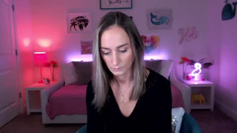 Holi Hurricane online show from October 2025 02:09:01 AM