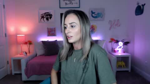 Holi Hurricane online show from October 2025 02:42:02 AM