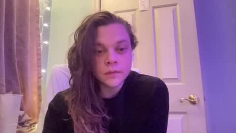 Snapshot of holly23hopefull chatting on January 2025 11:22:02 PM Hollys Drive threw Side Of CB. online show from January 2025 11:22:02 PM