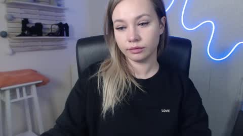 Holly online show from December 2024 09:39:01 AM