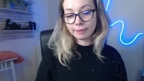 Holly online show from December 2024 10:51:02 AM